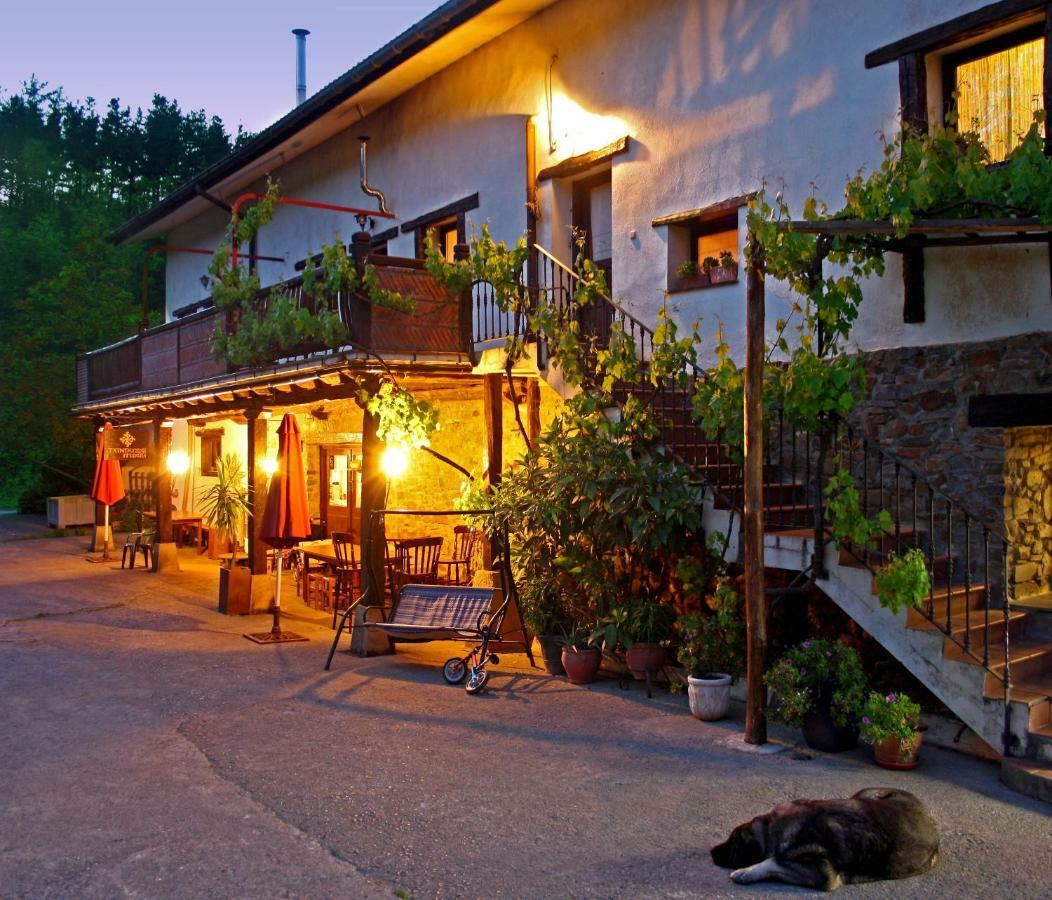 Gasthaus Agroturismo Sidreria Txindurri Iturri Deba Exterior foto